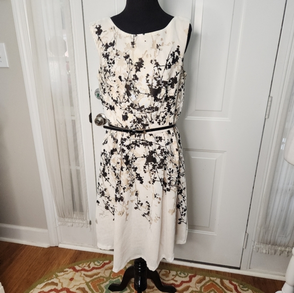 Liz Claiborne Sleeveless Belted Neutral Floral A‎ Line Dress  Size 8